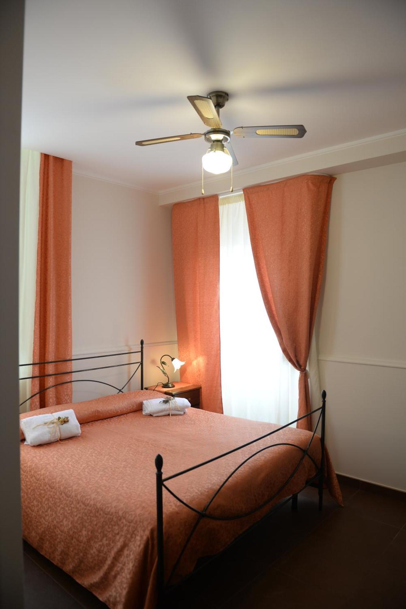B&B San Leonardo Mascali Exteriör bild